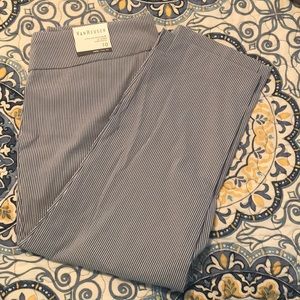 NWT Capris